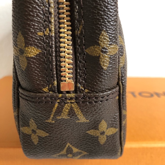 LV Paris Toilette 23 Bag. Date Code: TH January 1988 inside pocket under tag. - Picture 4 of 16